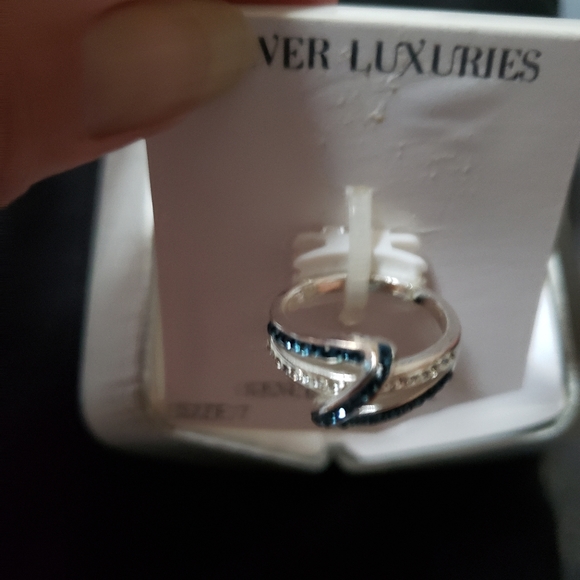 NWT FINE SILVER PLATED GENUINE CRYSTAL RING - Picture 4 of 4